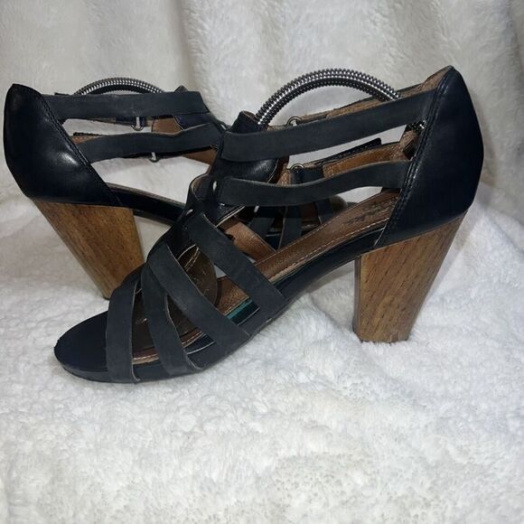 Indigo By Clarks Sandals Womens 8 M Ankle Strappy Heels 64397 Black Leather - Picture 3 of 6
